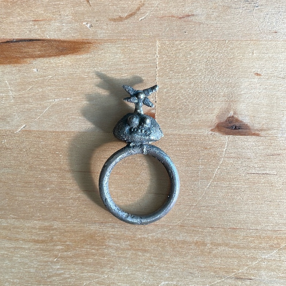 Brutalist Cast silver robot  ring 🤖 size 4.5 monster pinky ring